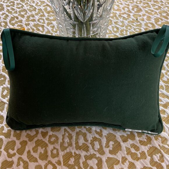 "Old golfers never die, they just putter away." 8x12 Needlepoint Pillow Gift EUC - Picture 7 of 9